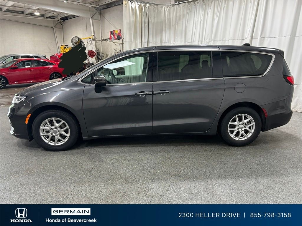 2023 Chrysler Pacifica Touring L