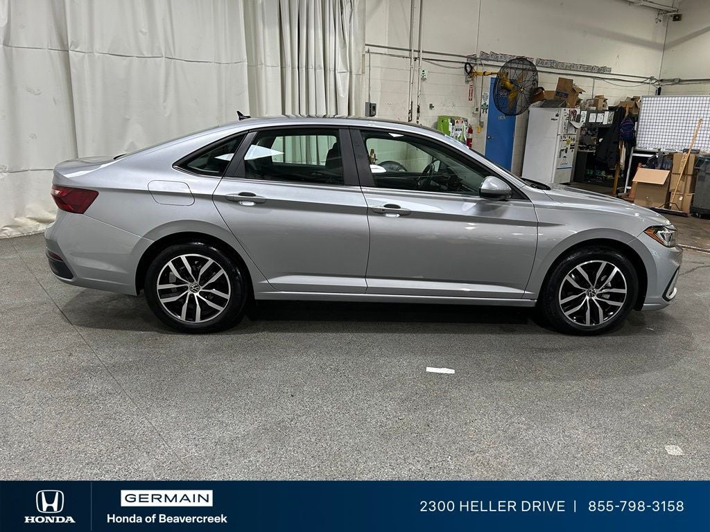 2025 Volkswagen Jetta 1.5T SE