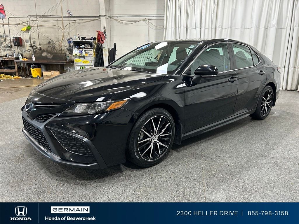 2023 Toyota Camry Hybrid SE