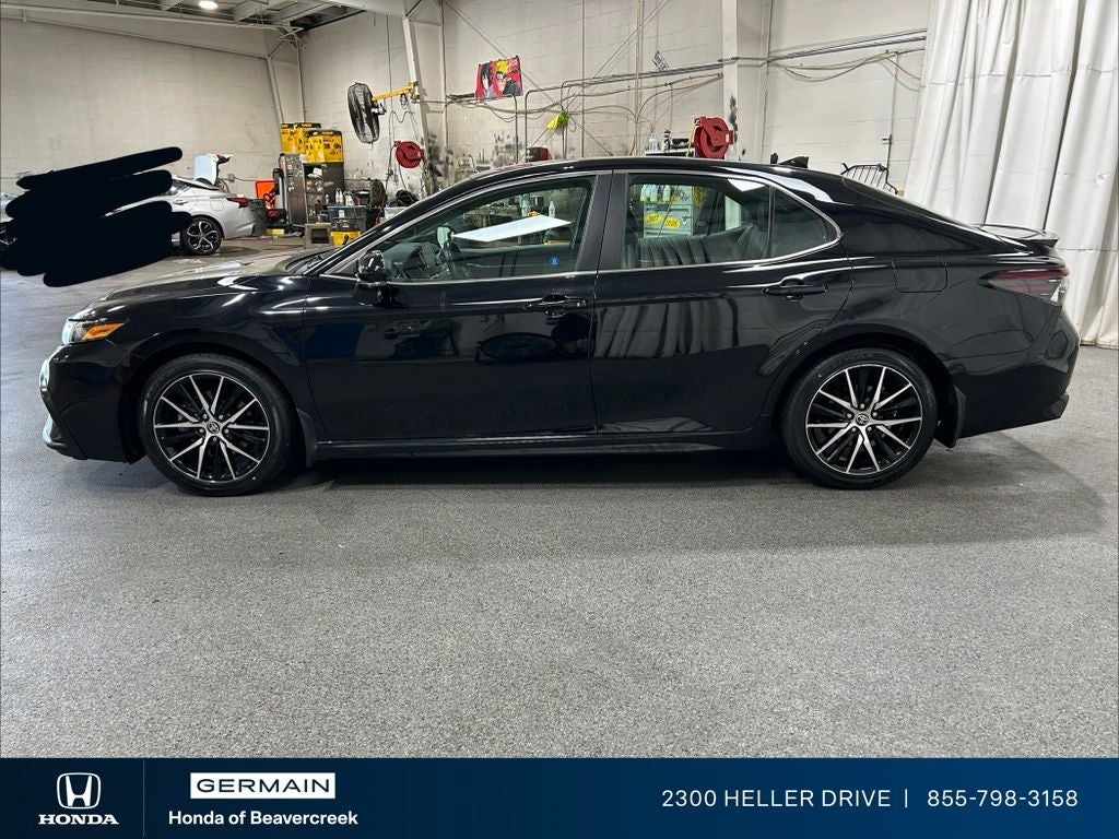 2023 Toyota Camry Hybrid SE