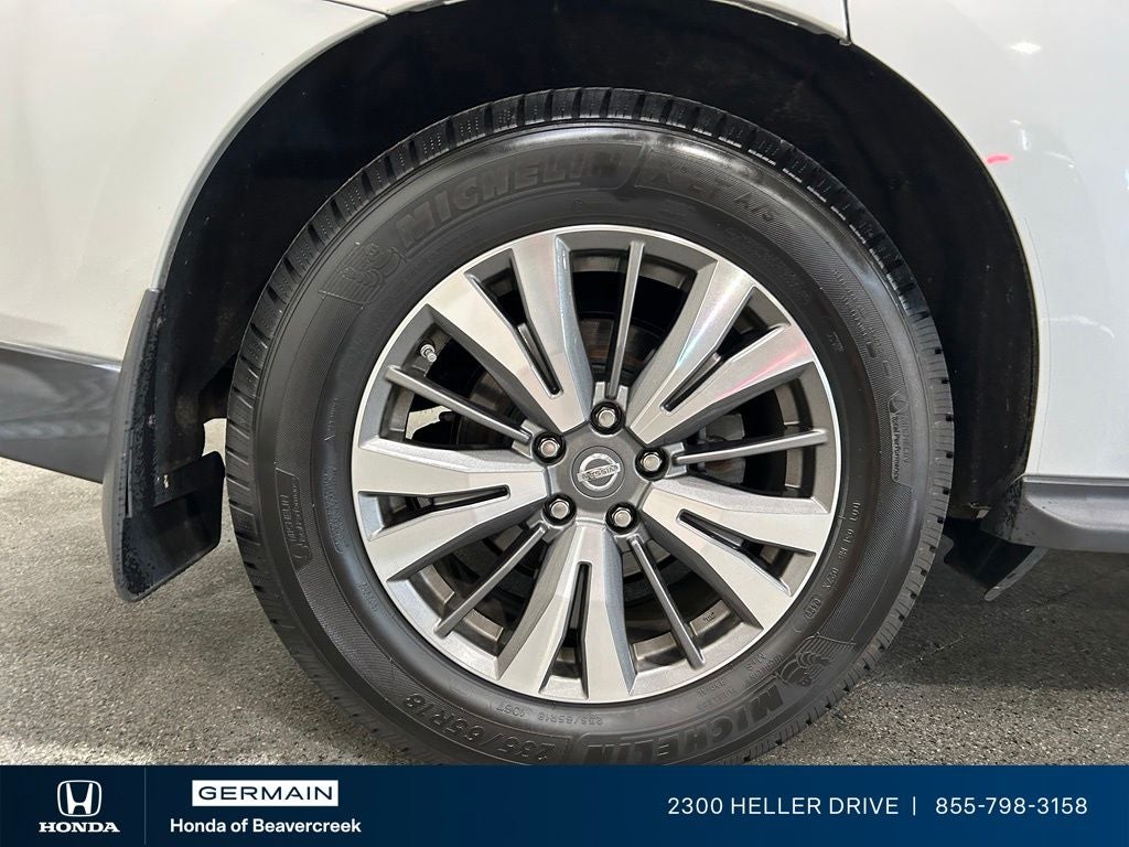 2017 Nissan Pathfinder SL