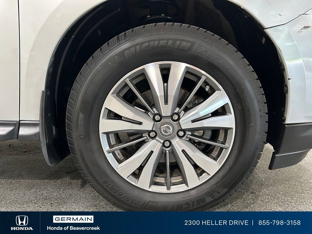 2017 Nissan Pathfinder SL