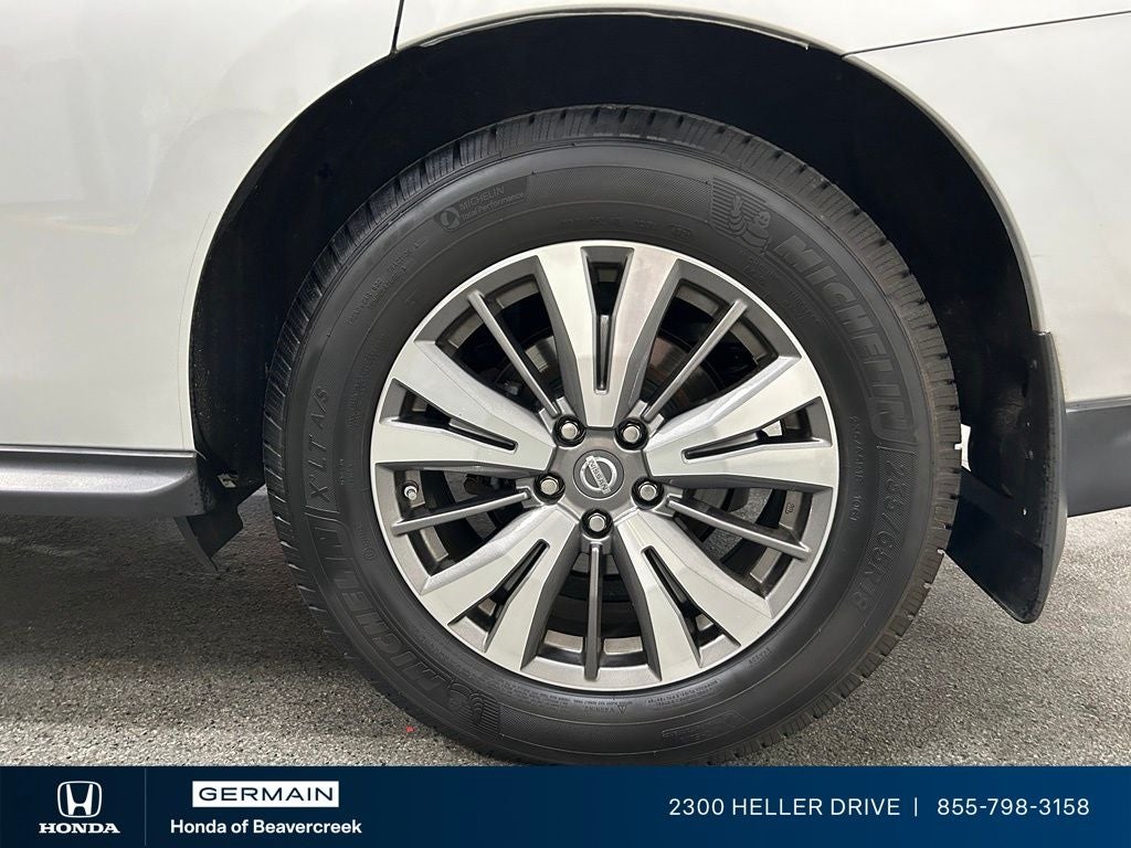 2017 Nissan Pathfinder SL