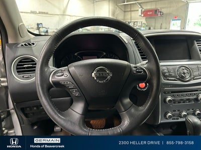 2017 Nissan Pathfinder SL
