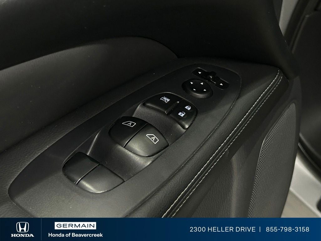 2017 Nissan Pathfinder SL
