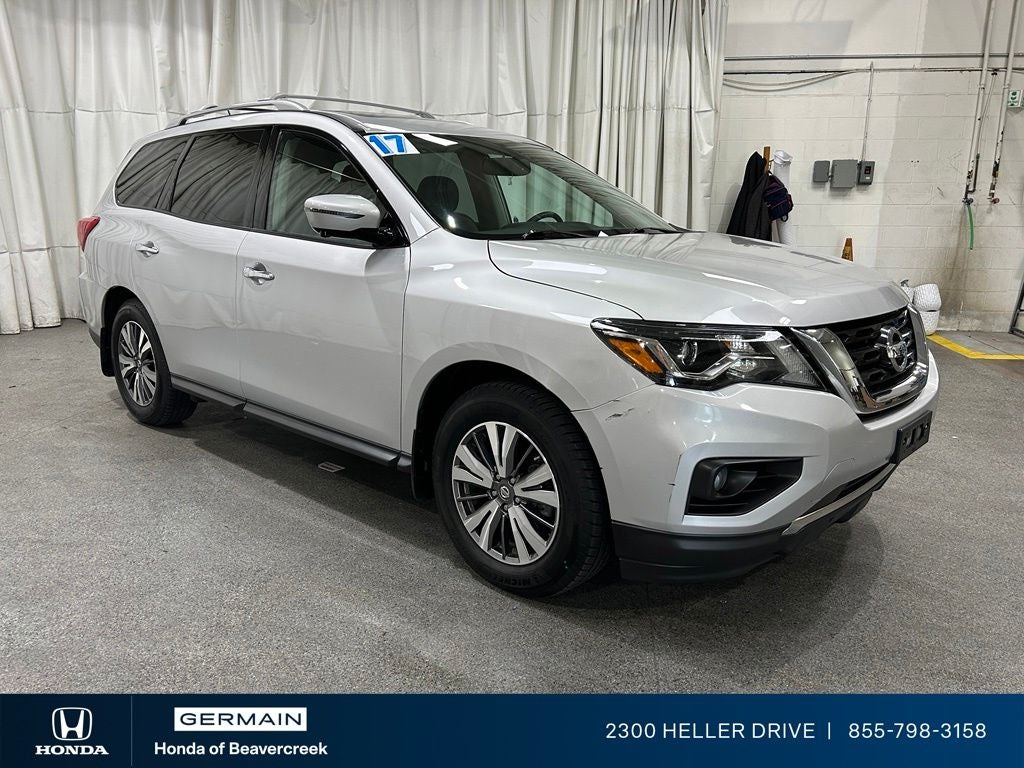 2017 Nissan Pathfinder SL