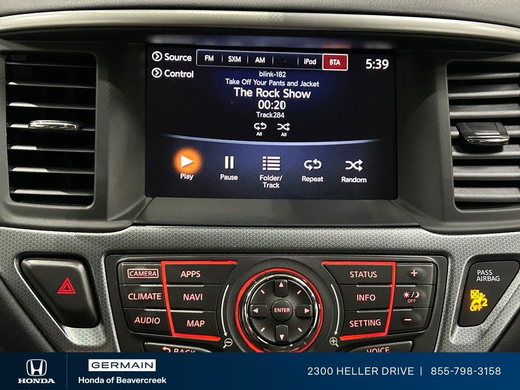2017 Nissan Pathfinder SL