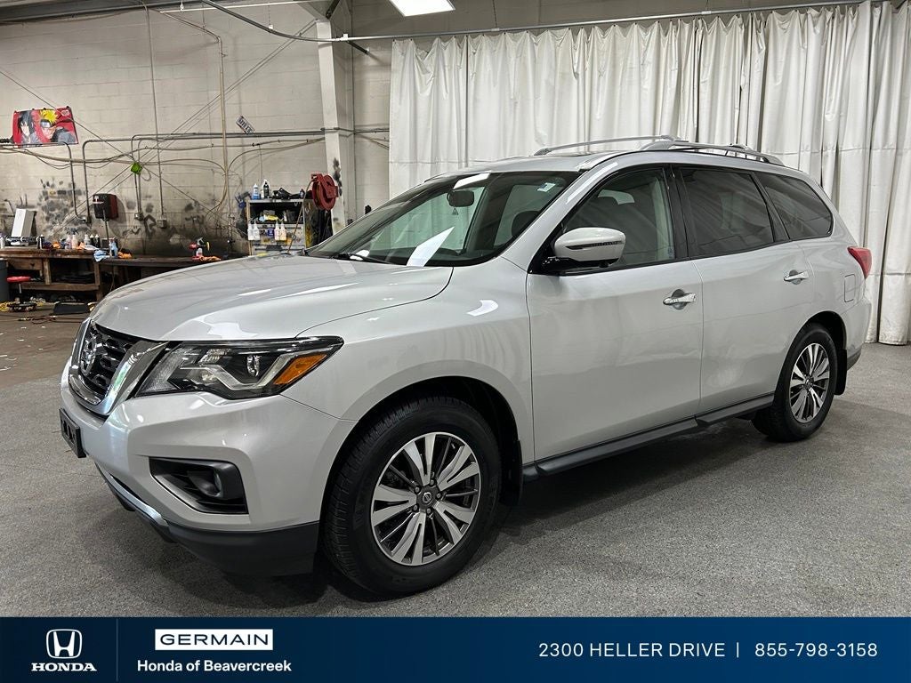 2017 Nissan Pathfinder SL
