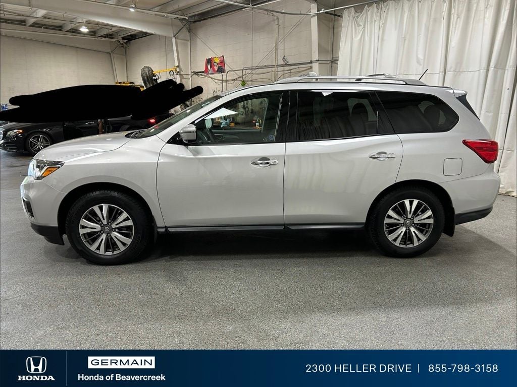 2017 Nissan Pathfinder SL