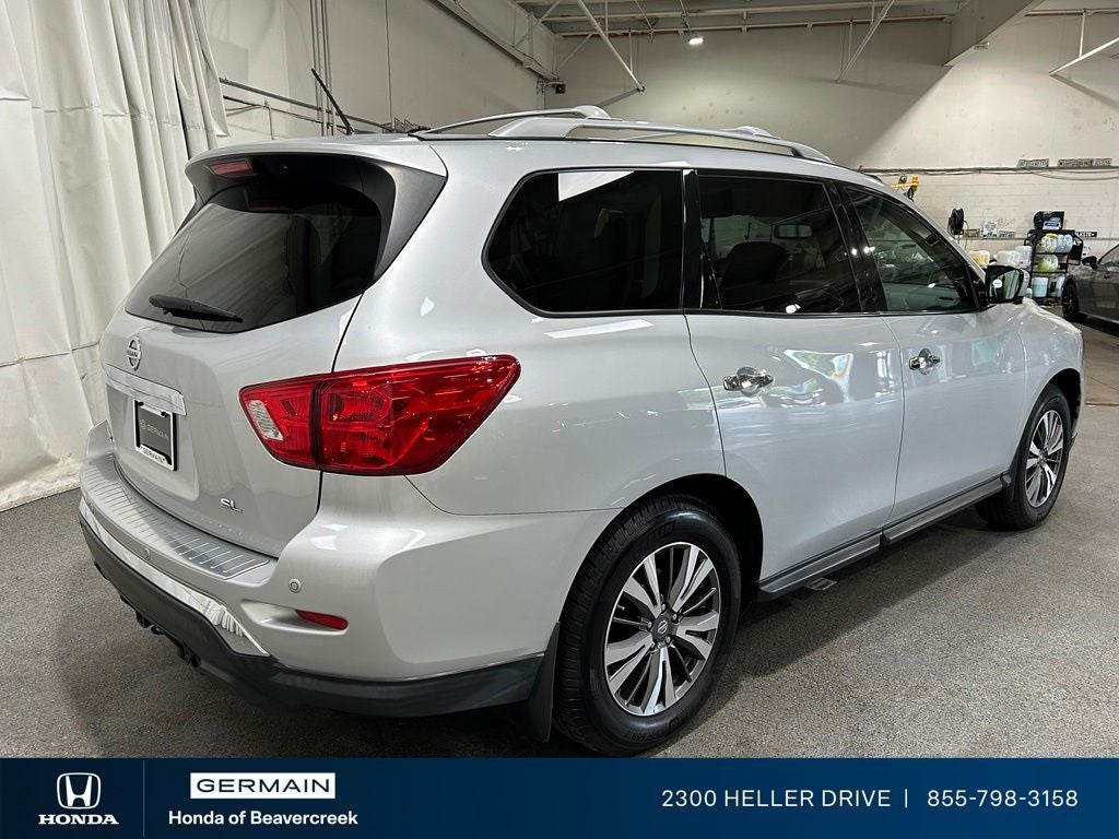 2017 Nissan Pathfinder SL