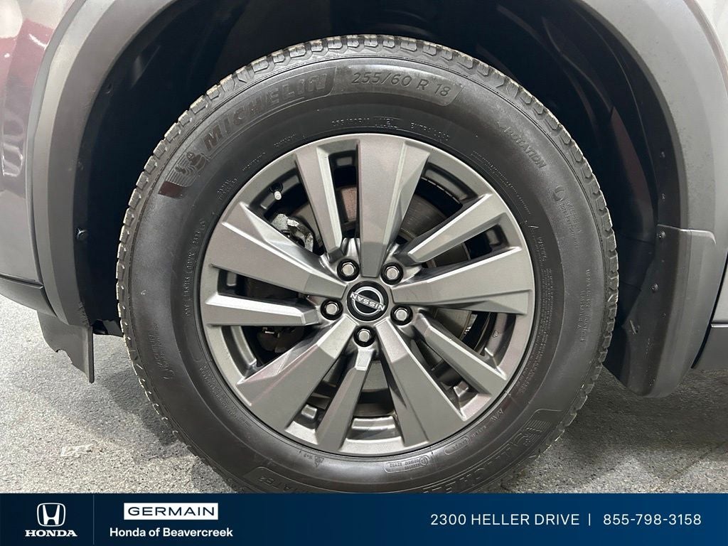2022 Nissan Pathfinder SV
