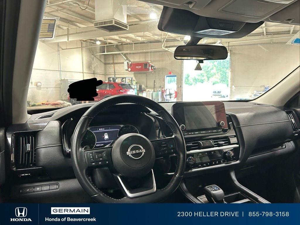2022 Nissan Pathfinder SV
