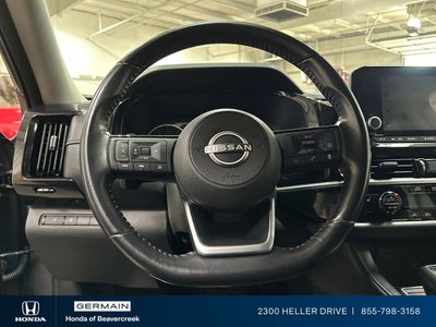 2022 Nissan Pathfinder SV