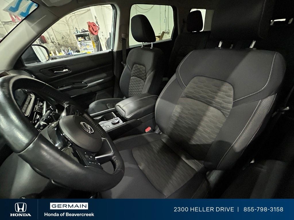2022 Nissan Pathfinder SV