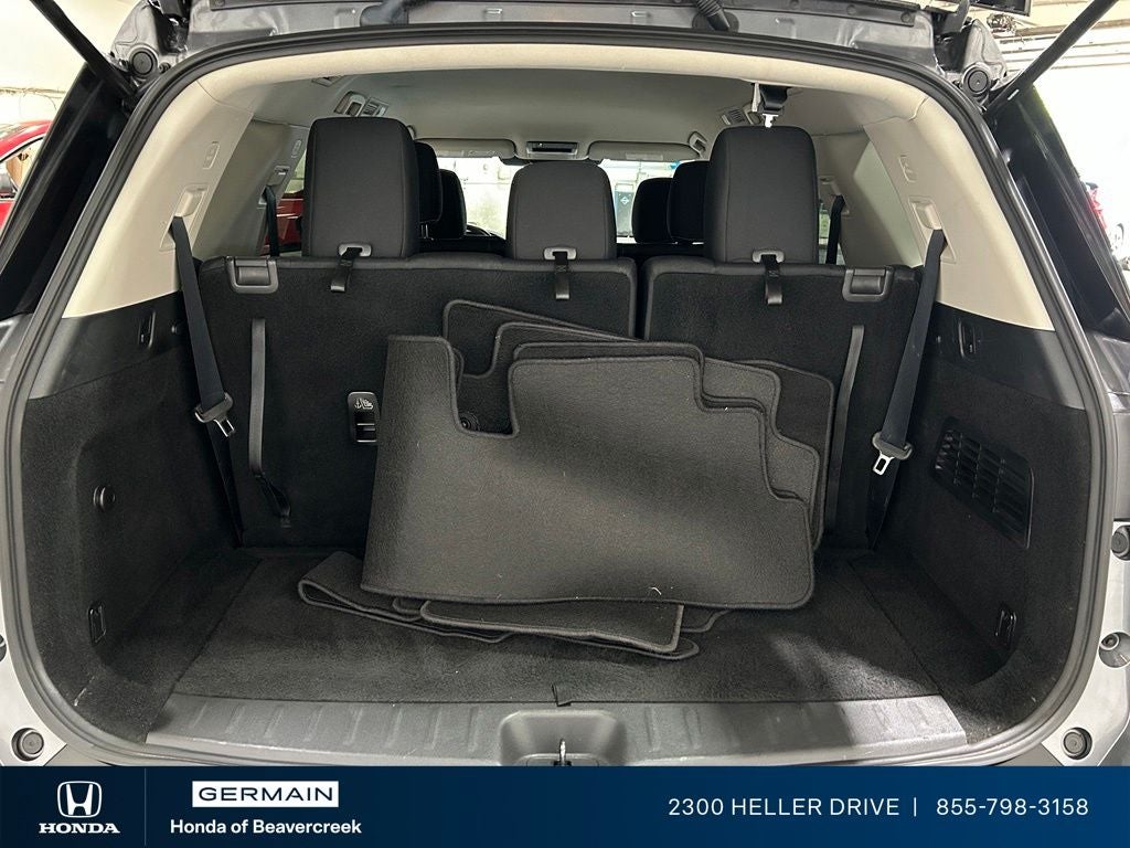 2022 Nissan Pathfinder SV