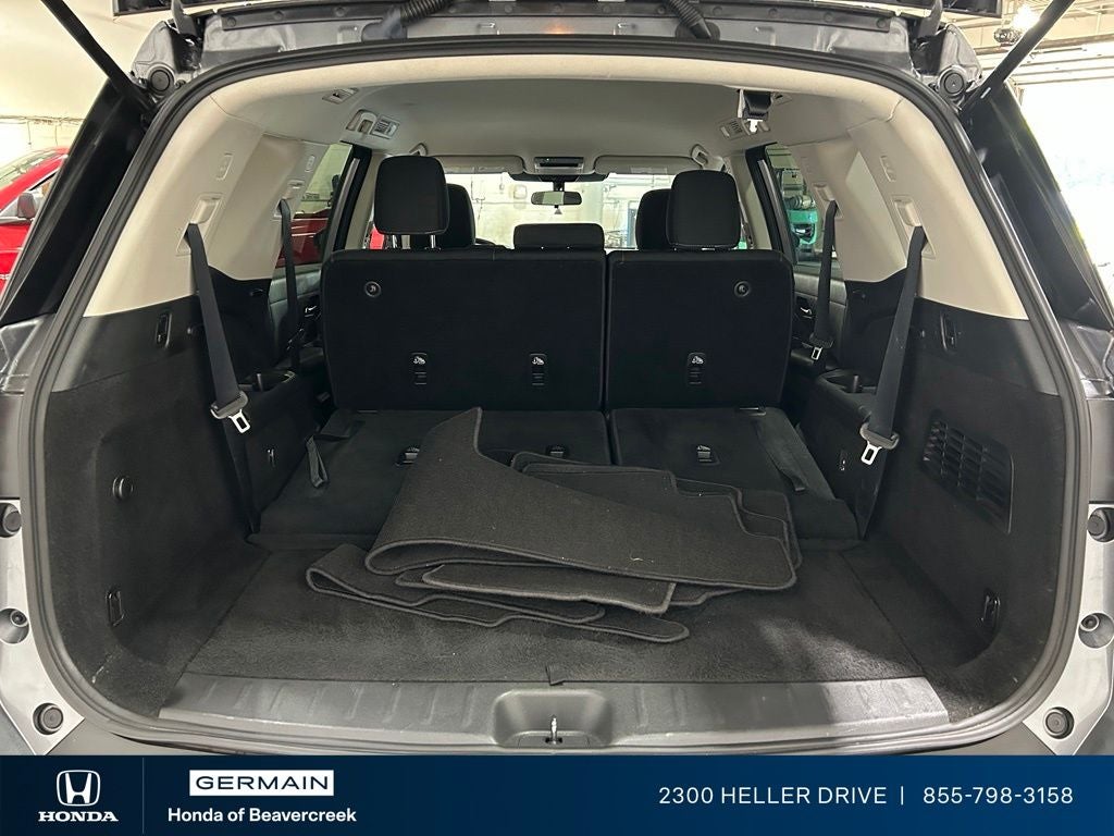 2022 Nissan Pathfinder SV
