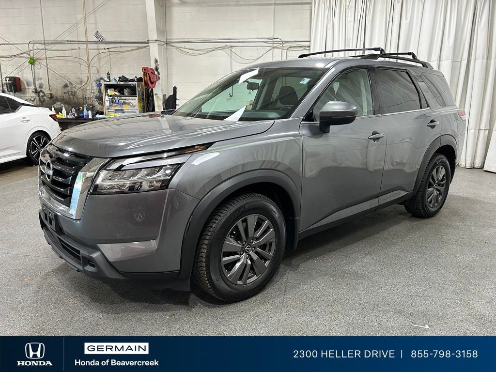 2022 Nissan Pathfinder SV