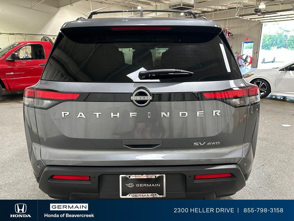 2022 Nissan Pathfinder SV
