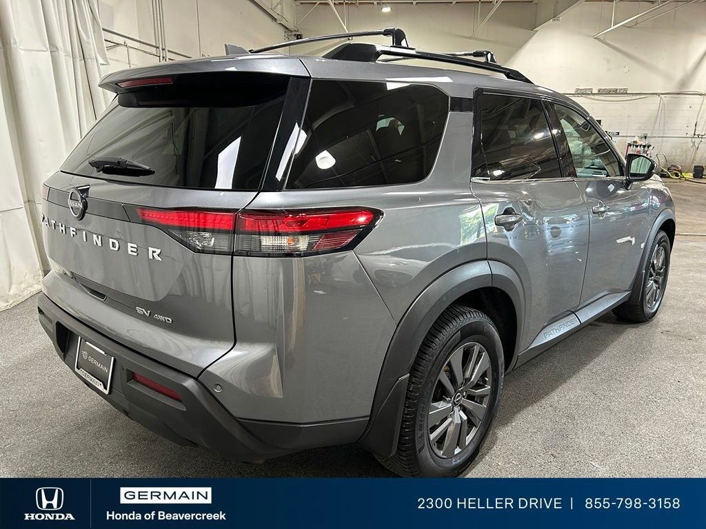 2022 Nissan Pathfinder SV