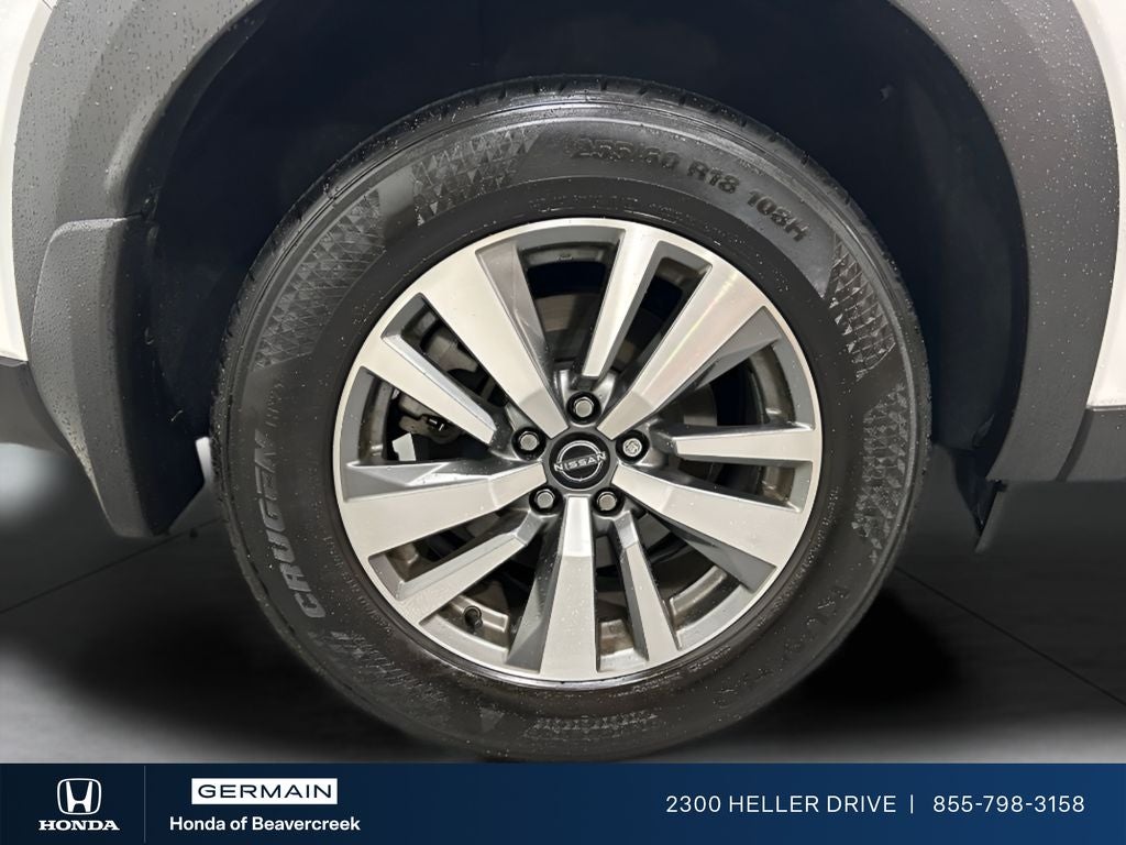 2025 Nissan Pathfinder SL