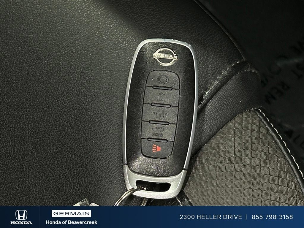 2025 Nissan Pathfinder SL