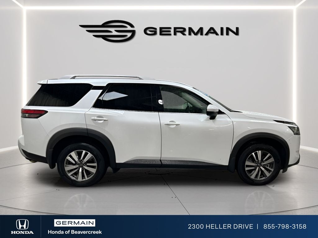 2025 Nissan Pathfinder SL