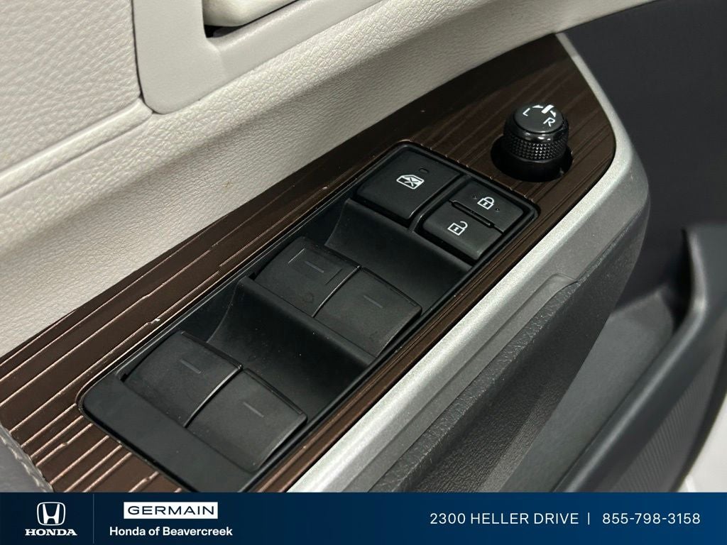2021 Toyota Sienna LE 8 Passenger