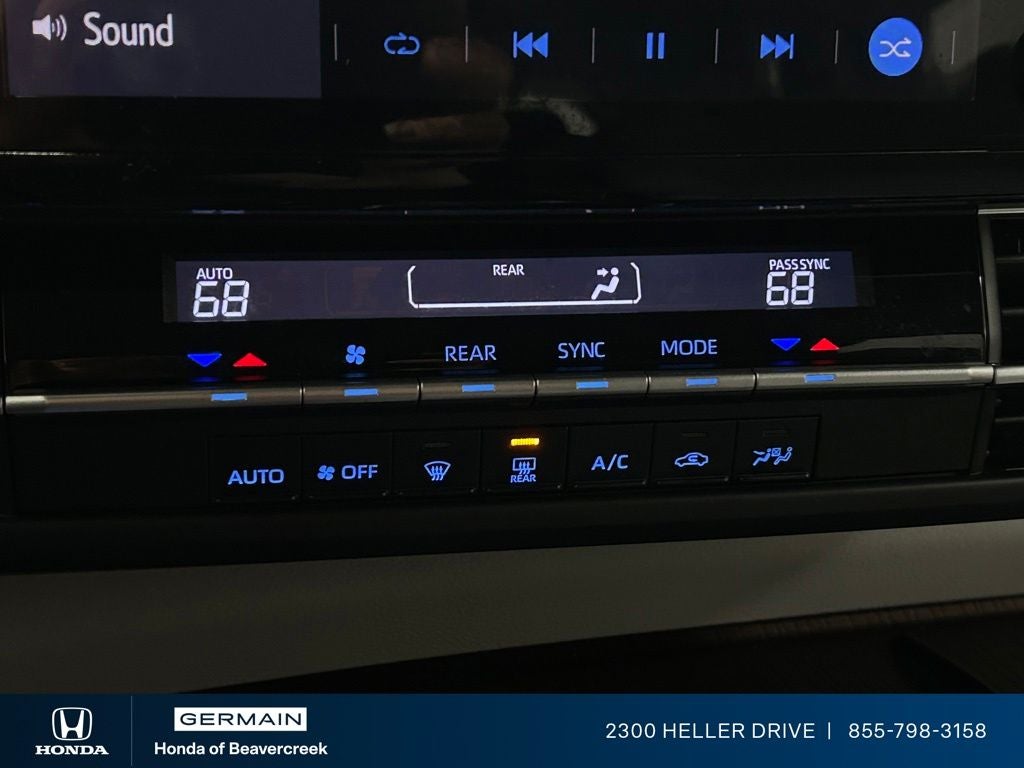 2021 Toyota Sienna LE 8 Passenger