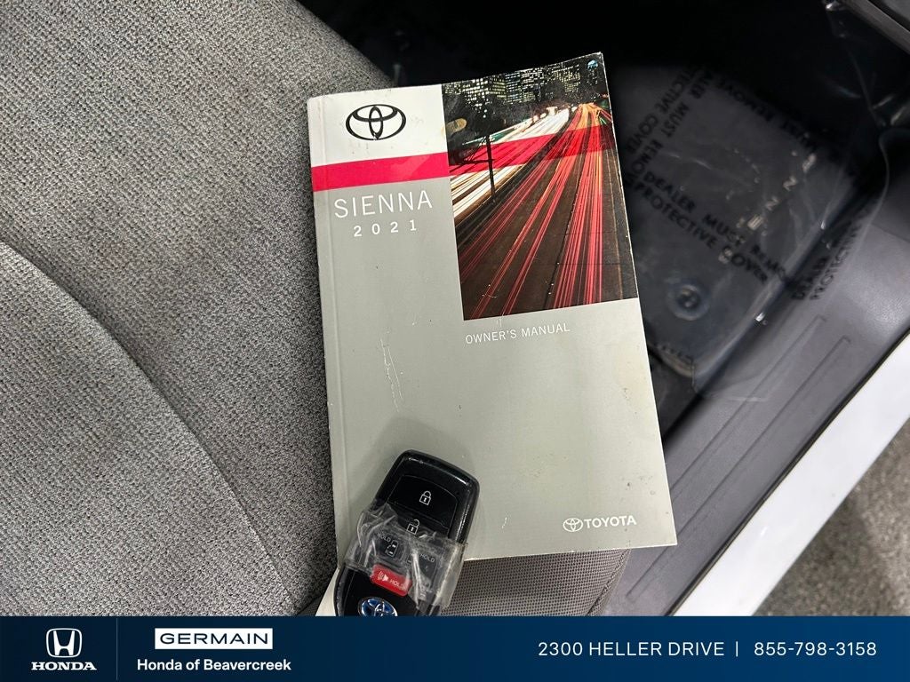 2021 Toyota Sienna LE 8 Passenger