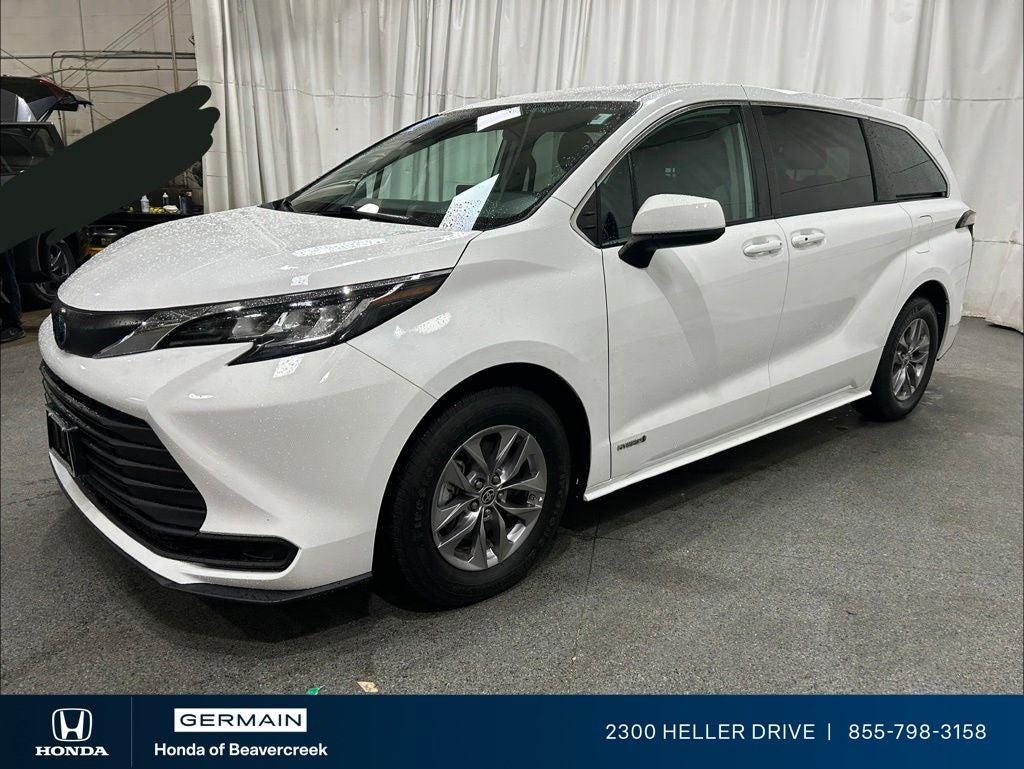 2021 Toyota Sienna LE 8 Passenger