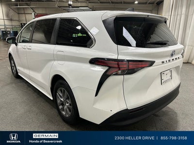 2021 Toyota Sienna LE 8 Passenger