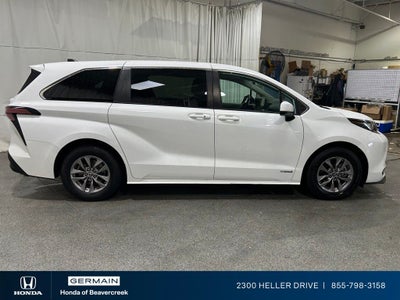 2021 Toyota Sienna LE 8 Passenger