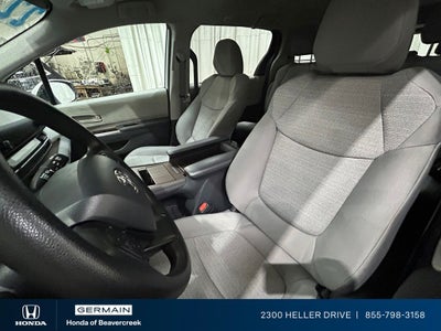 2022 Toyota Sienna LE 8 Passenger