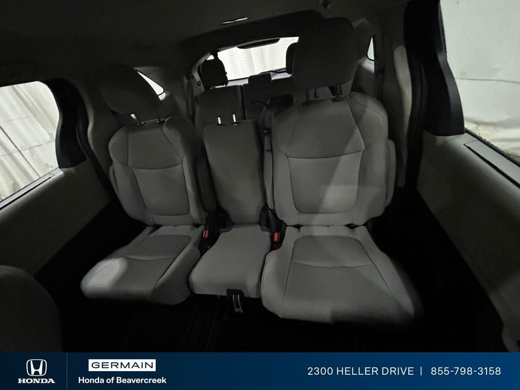 2022 Toyota Sienna LE 8 Passenger