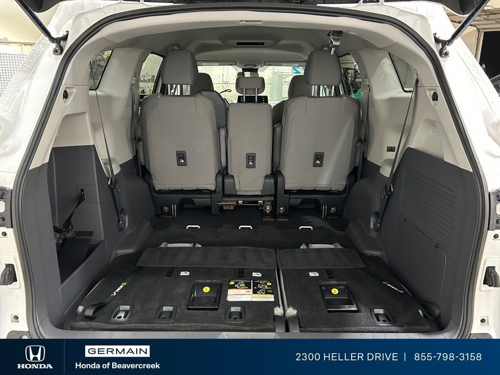 2022 Toyota Sienna LE 8 Passenger