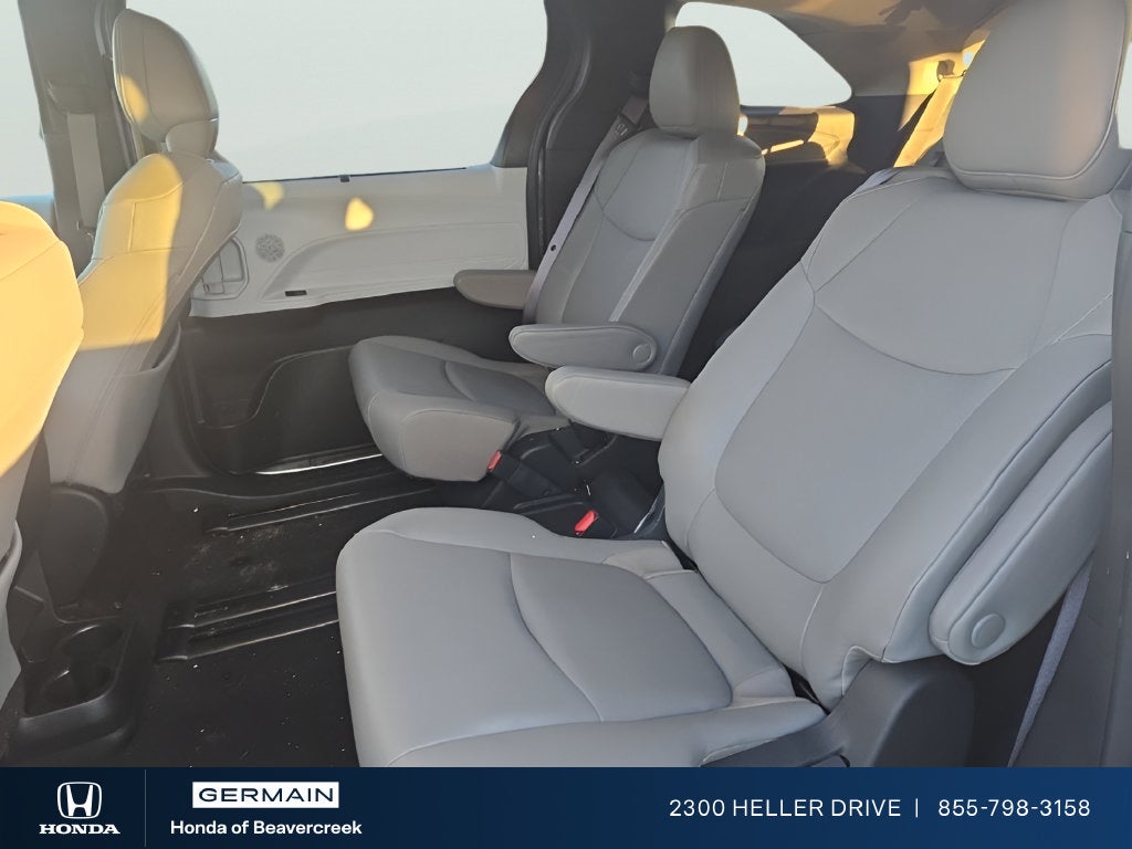 2025 Toyota Sienna XLE 8 Passenger