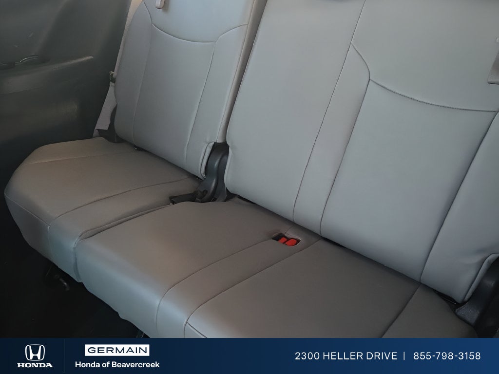 2025 Toyota Sienna XLE 8 Passenger