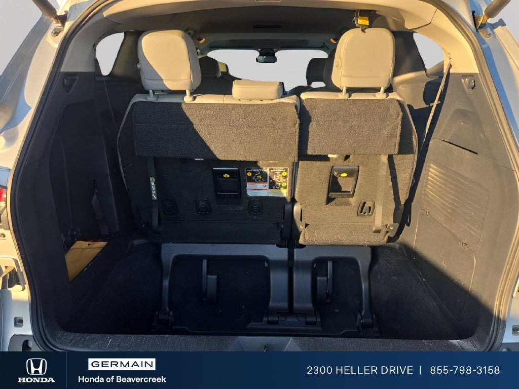 2025 Toyota Sienna XLE 8 Passenger