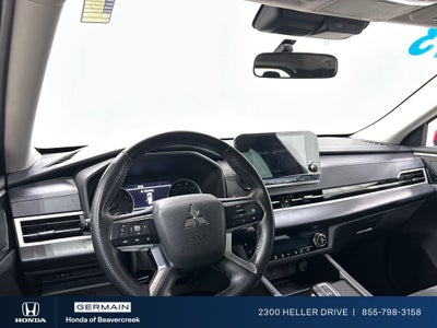 2023 Mitsubishi Outlander SE