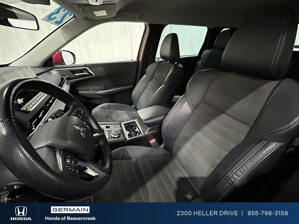 2023 Mitsubishi Outlander SE