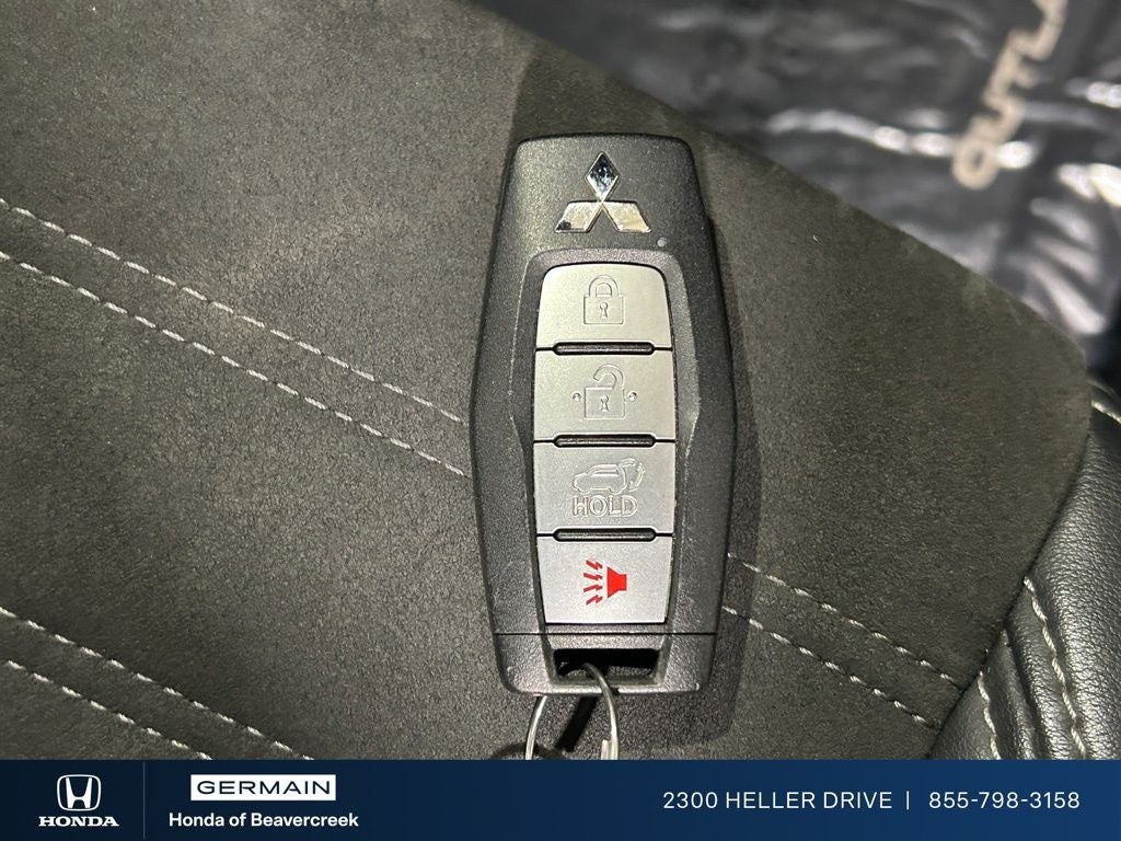 2023 Mitsubishi Outlander SE