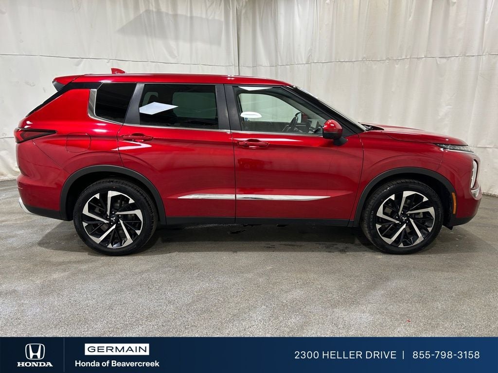 2023 Mitsubishi Outlander SE