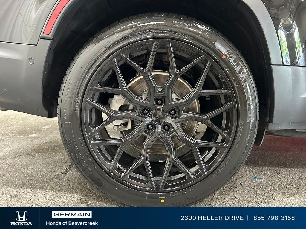 2023 Land Rover Defender 130 SE
