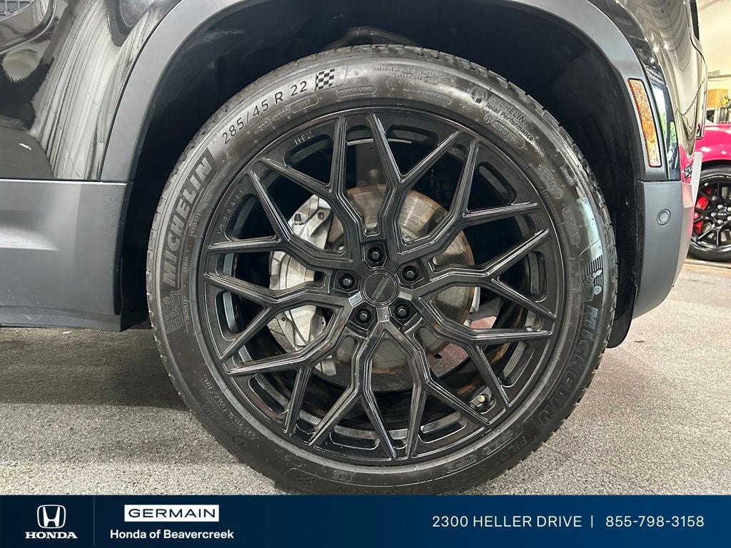 2023 Land Rover Defender 130 SE