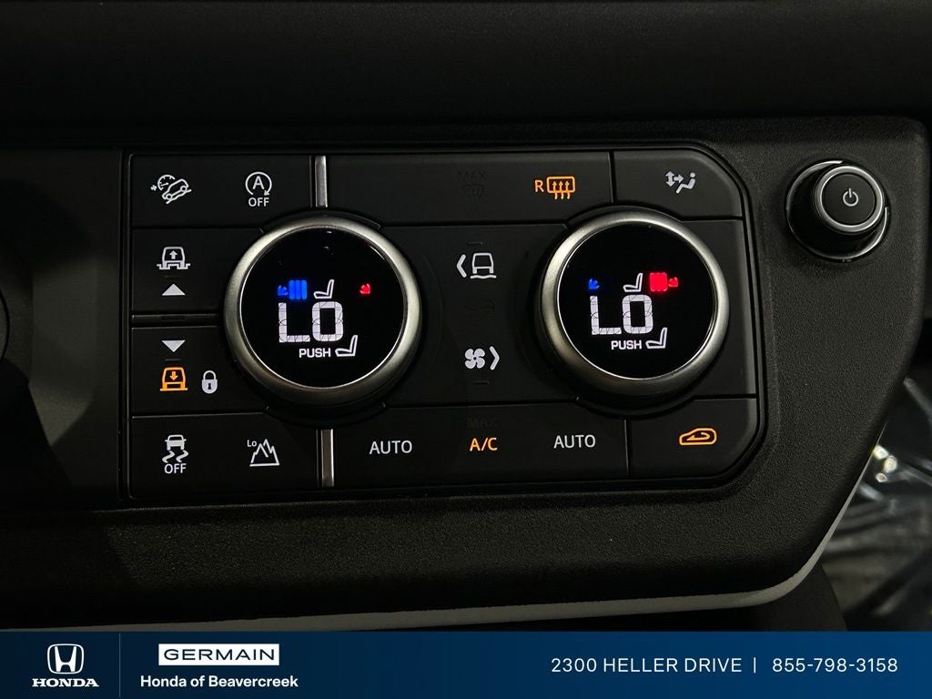 2023 Land Rover Defender 130 SE