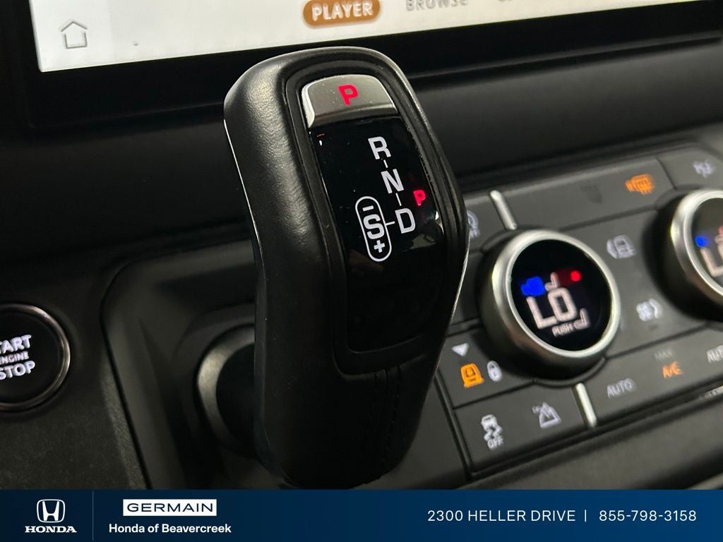 2023 Land Rover Defender 130 SE