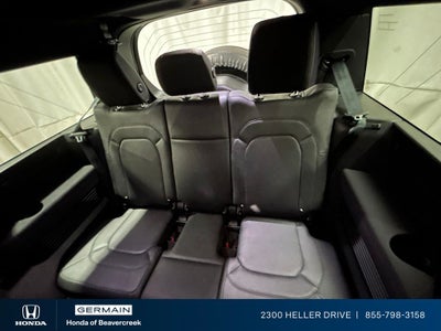 2023 Land Rover Defender 130 SE