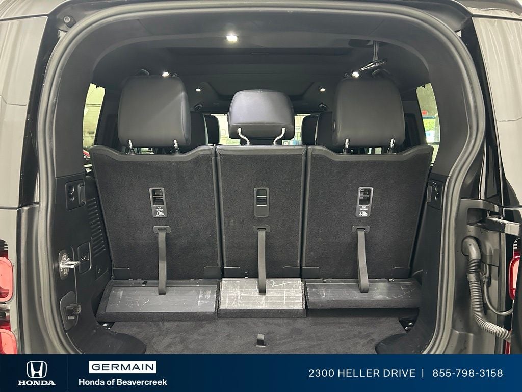 2023 Land Rover Defender 130 SE