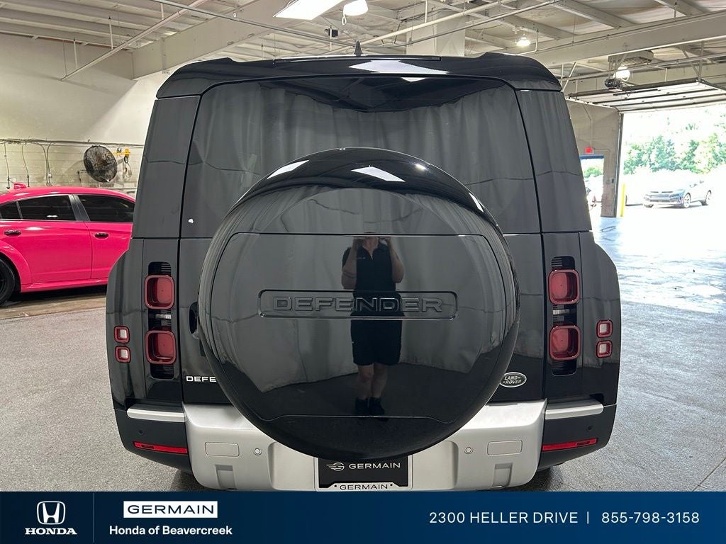 2023 Land Rover Defender 130 SE