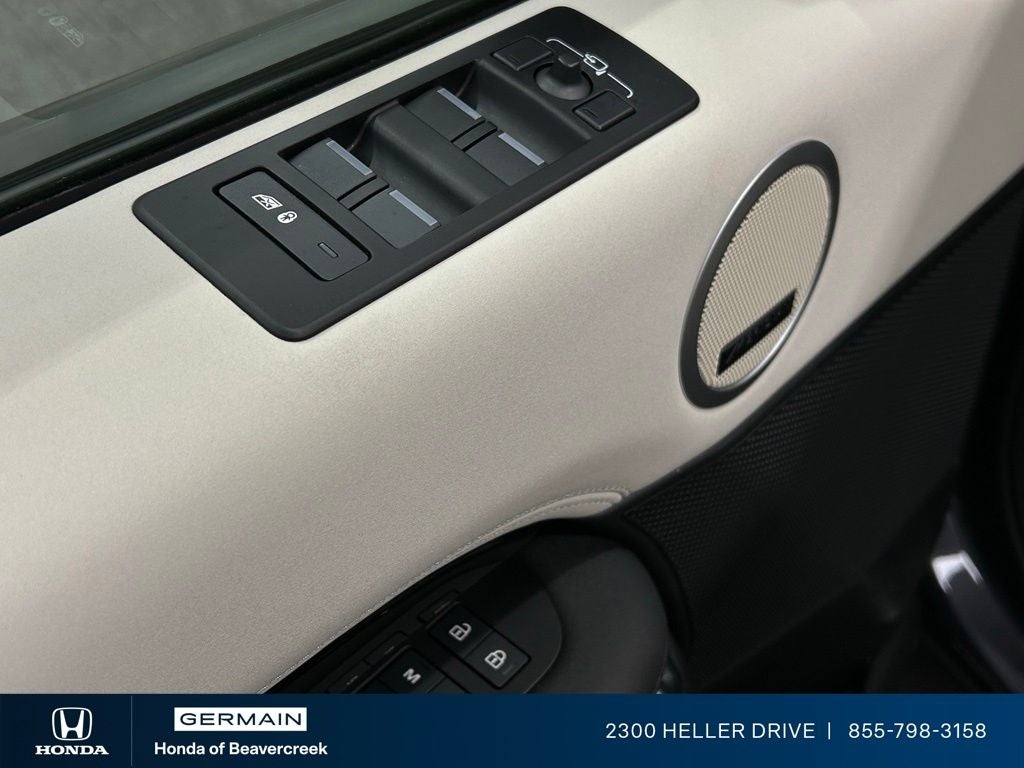 2025 Land Rover Discovery S